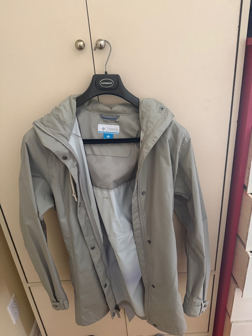Columbia Men’s Gray Hooded Raincoat